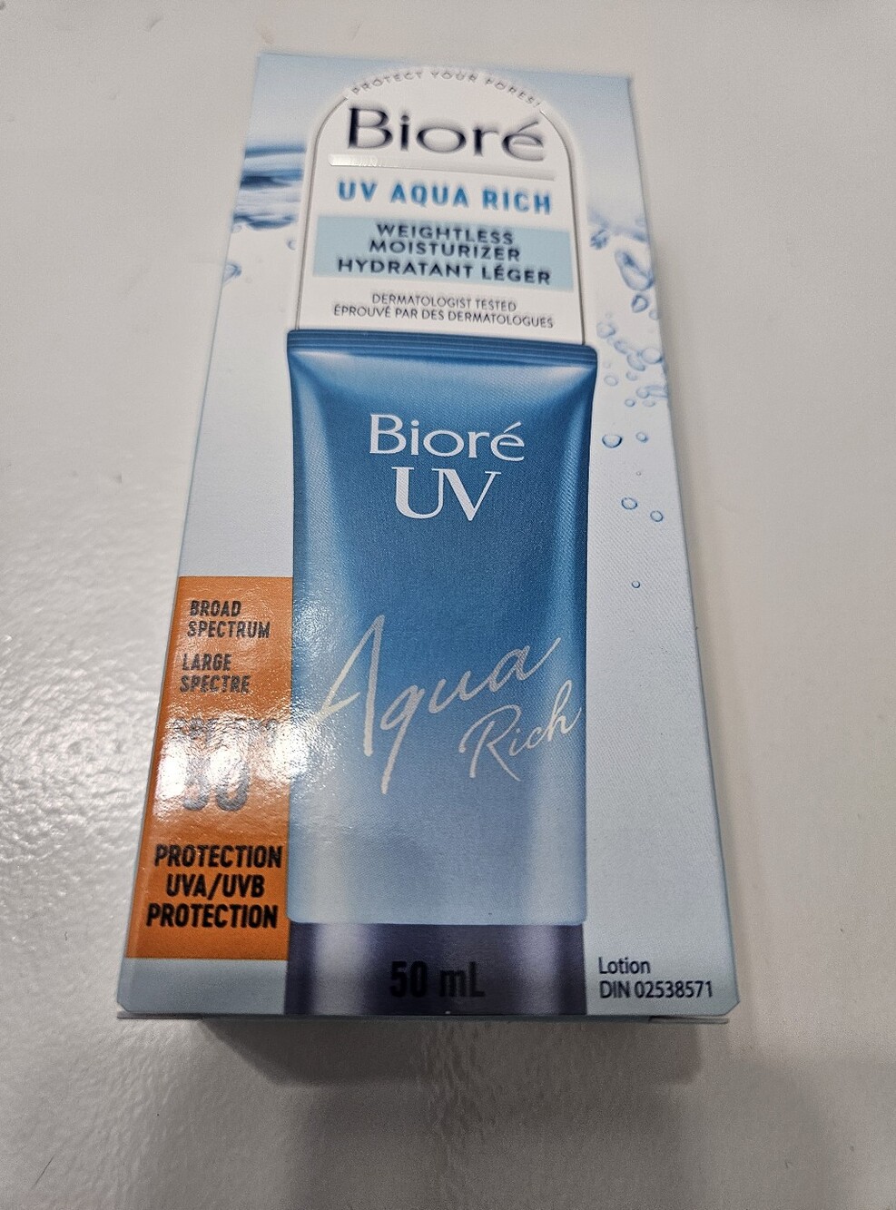 UV Aqua Rich Weightless Moisturizer SPF 50- Blue